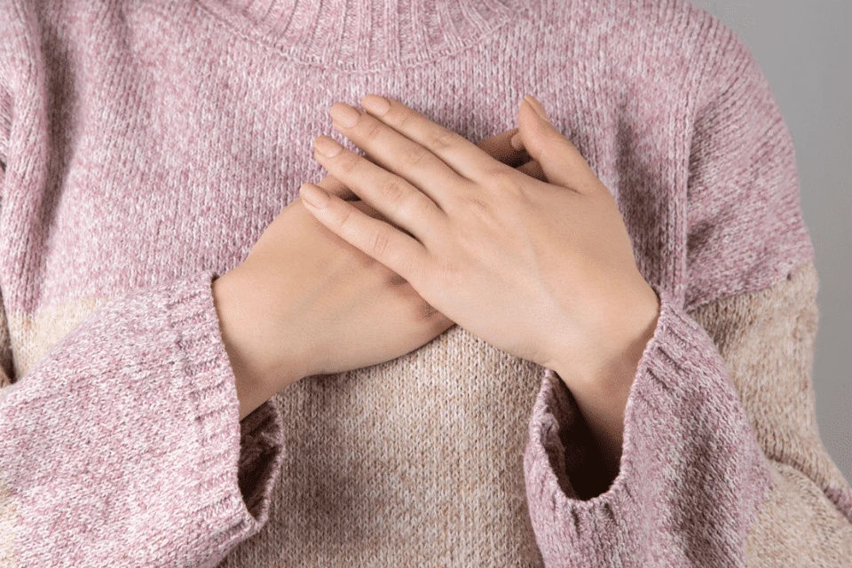 Hand Over Heart Gesture - The Cultural Differences to Expect When Dating a Filipina - Blossoms Dating Blog
